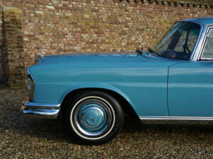 Image 12/50 of Mercedes-Benz 250 SE (1967)