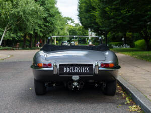 Image 6/21 of Jaguar E-Type 4.2 (1965)