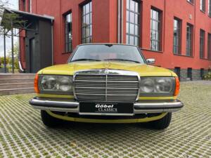 Bild 3/37 von Mercedes-Benz 280 E (1979)