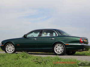 Bild 27/41 von Jaguar XJ 8 4.2 (2004)