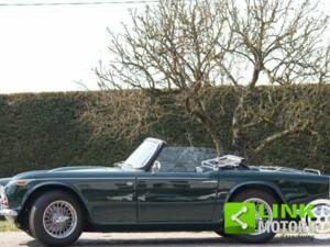 Image 8/10 of Triumph TR 4 (1965)