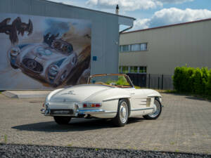 Immagine 2/38 di Mercedes-Benz 300 SL Roadster (1961)