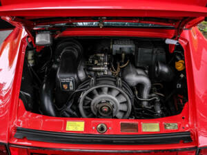 Image 29/35 of Porsche 911 Carrera 3.2 (1985)