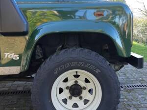 Image 18/34 of Land Rover Defender 90 Td5 (2000)