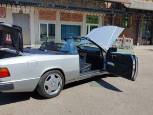 Imagen 66/94 de Mercedes-Benz 300 CE-24 3.4 AMG (1992)