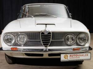 Image 4/98 of Alfa Romeo 2600 Sprint (1964)