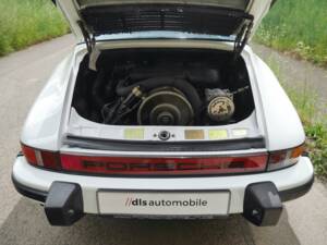 Image 18/25 of Porsche 911 Carrera 3.0 (1976)