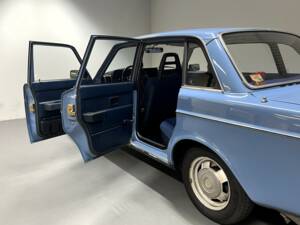 Bild 13/18 von Volvo 244 DLS (1980)