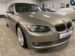 Image 10/26 of BMW 335i (2007)