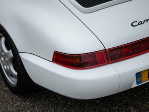 Image 33/38 of Porsche 911 Carrera 4 (1991)