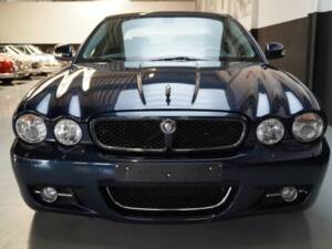 Immagine 26/50 di Jaguar XJ 8 4.2 (2008)