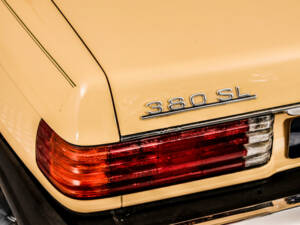 Image 3/34 of Mercedes-Benz 380 SL (1982)