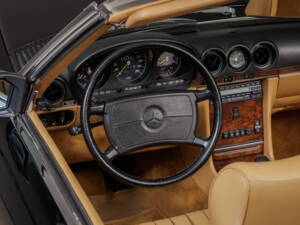 Image 24/36 de Mercedes-Benz 560 SL (1987)