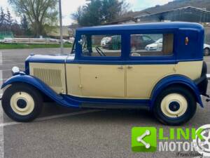 Image 4/10 of Renault Monaquatre (1932)