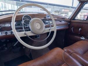 Image 3/5 de Mercedes-Benz 300 d (1961)