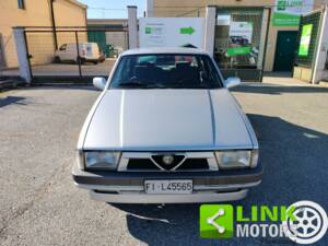 Image 2/10 of Alfa Romeo 75 1.8 (1991)