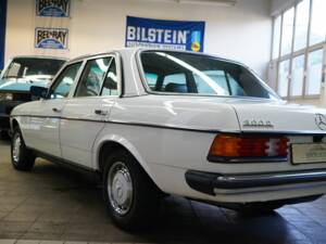 Image 20/46 de Mercedes-Benz 300 D (1984)