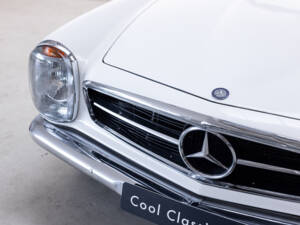 Image 24/29 de Mercedes-Benz 230 SL (1964)