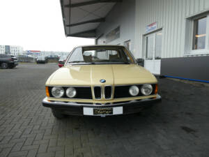 Image 2/23 of BMW 730 (1977)