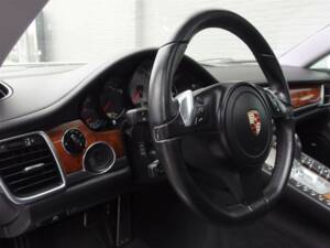 Image 49/98 of Porsche Panamera S (2010)