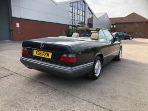 Image 3/7 of Mercedes-Benz E 320 (1995)