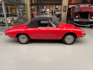 Image 2/33 de Alfa Romeo 1600 Spider Duetto (1967)