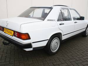 Bild 2/12 von Mercedes-Benz 190 D (1986)