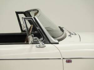 Image 12/15 of MG MGB (1964)