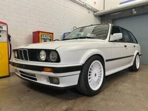 Bild 2/19 von BMW 325ix Touring (1988)