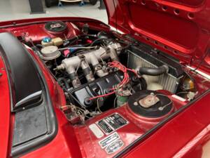 Image 24/28 of Peugeot 504 Convertible (1981)