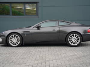 Image 6/50 of Aston Martin V12 Vanquish S (2007)