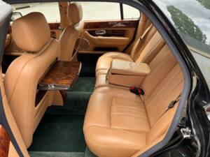 Image 28/62 of Bentley Arnage Red Label (2004)