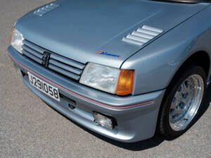 Image 42/50 of Peugeot 205 GTi 1.9 (1990)