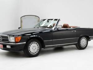 Immagine 1/15 di Mercedes-Benz 560 SL (1986)