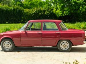 Image 5/42 de Alfa Romeo Giulia 1300 Super (1973)