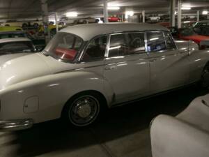 Image 20/28 de Mercedes-Benz 300 d (1960)