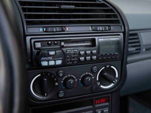 Bild 69/92 von BMW 325i (1994)