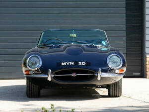 Immagine 6/45 di Jaguar E-Type 4.2 (1966)