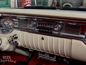 Image 27/50 of Oldsmobile 98 Starfire (1956)