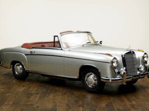 Immagine 25/25 di Mercedes-Benz 220 S Cabriolet (1959)