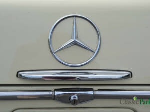 Bild 47/49 von Mercedes-Benz 280 SE 3,5 (1972)