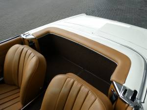 Image 12/26 de Mercedes-Benz 280 SL (1968)