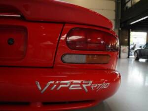 Image 7/50 of Dodge Viper RT&#x2F;10 (1994)