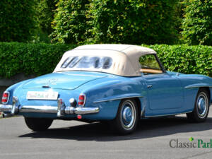 Image 8/50 of Mercedes-Benz 190 SL (1961)