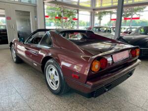 Afbeelding 3/20 van Ferrari 328 GTS (1989)
