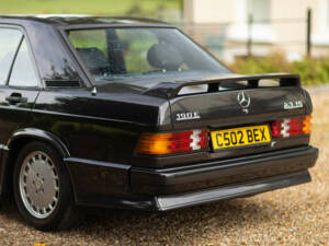 Imagen 9/50 de Mercedes-Benz 190 E 2.3-16 (1985)