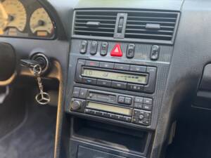 Image 34/36 of Mercedes-Benz C 43 AMG T (1998)
