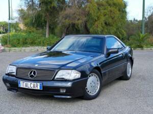 Image 2/7 of Mercedes-Benz 500 SL (1991)