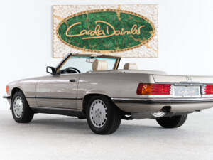 Immagine 7/47 di Mercedes-Benz 560 SL (1987)