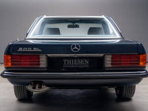 Image 21/24 of Mercedes-Benz 500 SL (1983)